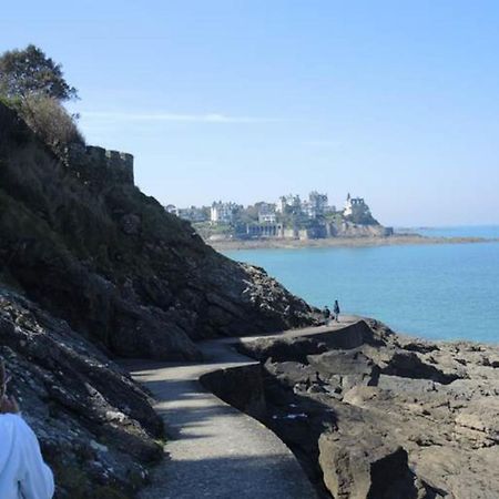 L'Ecume - Studio Moderne Avec Grand Balcon Et Place De Parking Lägenhet Dinard Exteriör bild