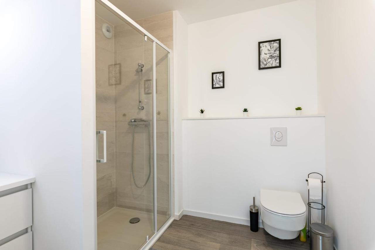 L'Ecume - Studio Moderne Avec Grand Balcon Et Place De Parking Lägenhet Dinard Exteriör bild